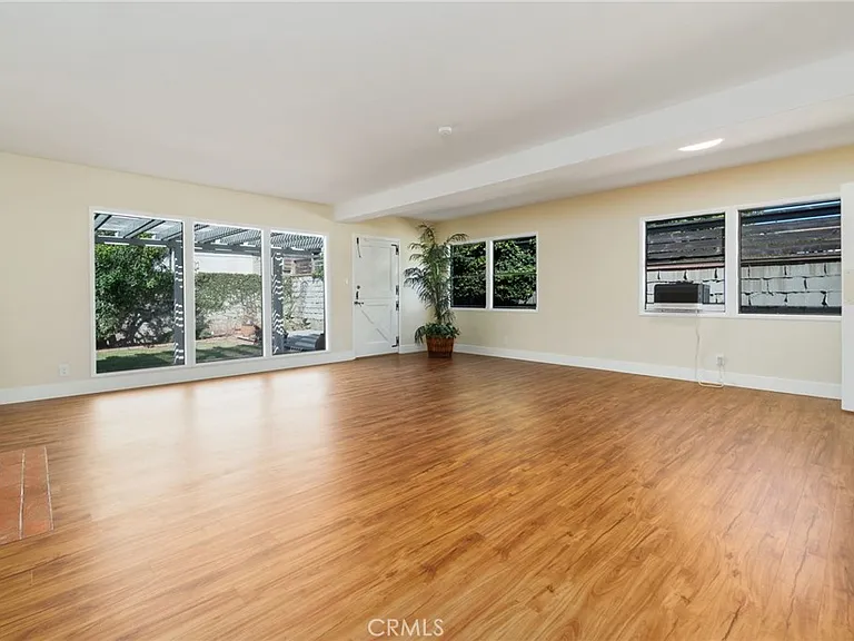 1027 S Malgren Ave — Photo 6