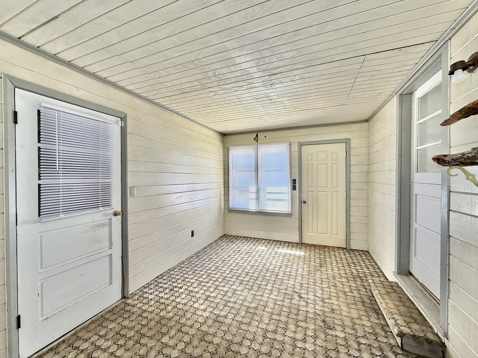 760 Brooks St - 1 — Photo 3
