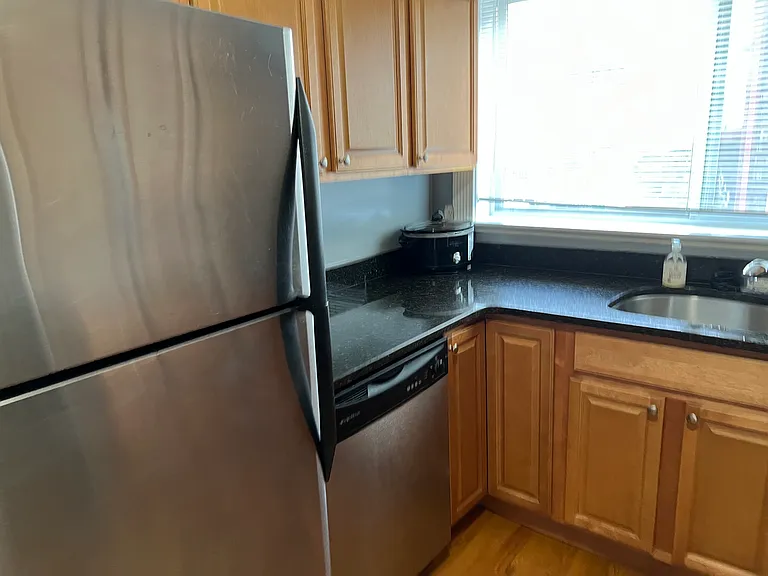 144 Washington St #8 — Photo 1