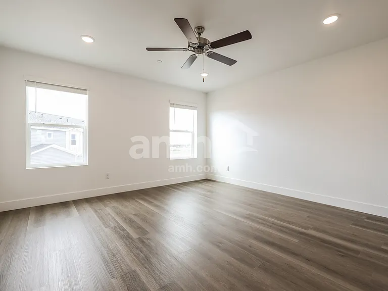 10233 Peoria Pkwy — Photo 7