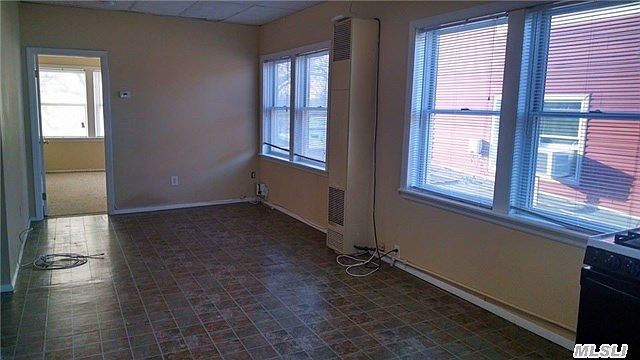 2nd image of 271 Railroad Ave