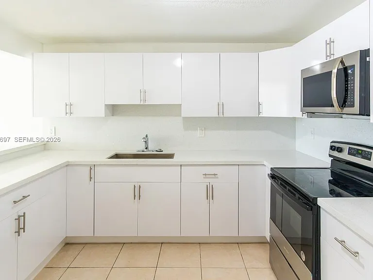 6950 Miami Gardens Dr #2-501 — Photo 5