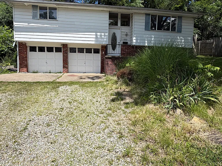 522 Willow Ave — Photo 1