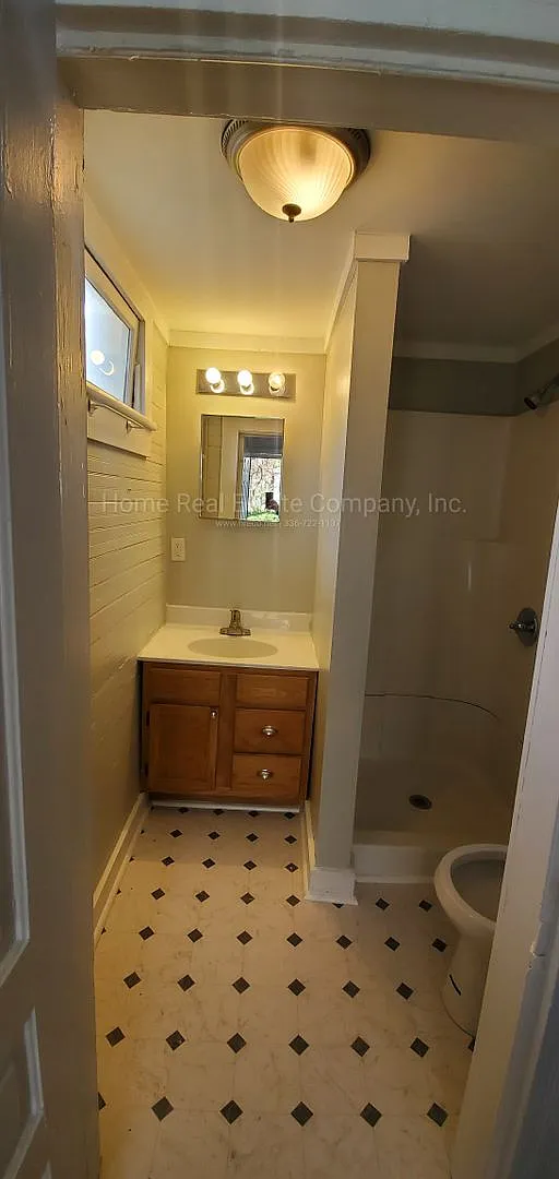 412 W. First Street Apt B — Photo 3