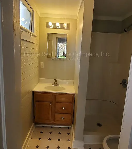412 W 1st St #B — Photo 3