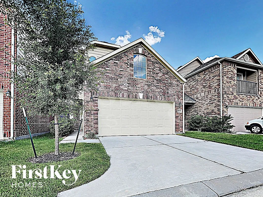 3 bed, 2.5 bath, 1566 sqft, $1,940 — Photo 1