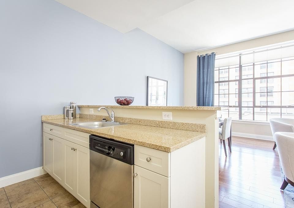 1st image of 1442 Mount Vernon St #604