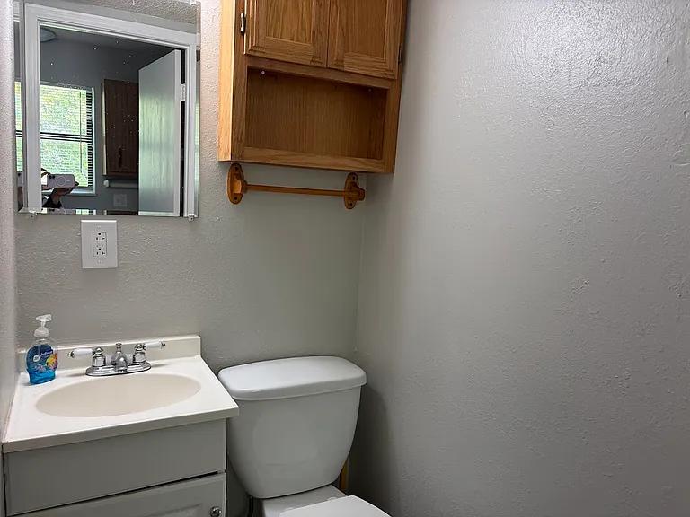2115 Lightning Dr — Photo 6