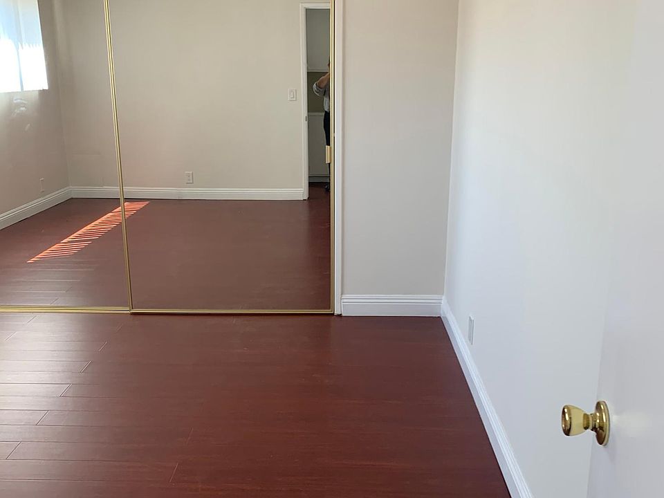 1st image of 924 9th St #10