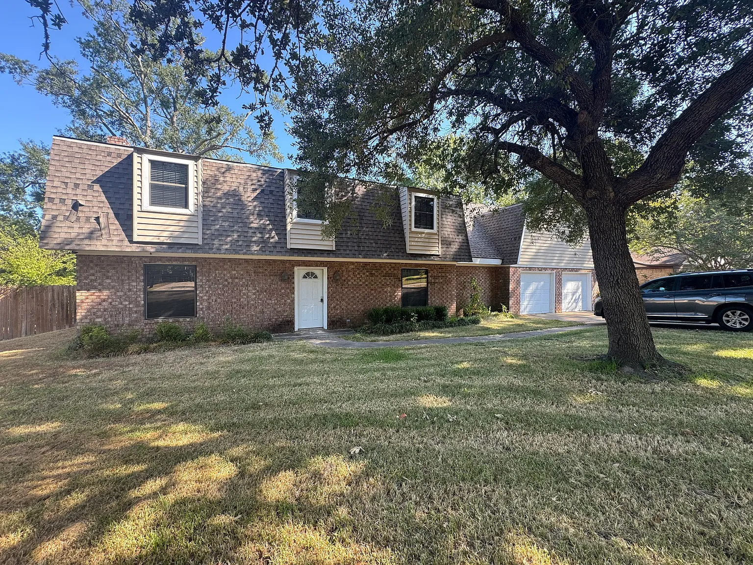 3 bed, 3.5 bath, 3492 sqft, $1,995 — Photo 1