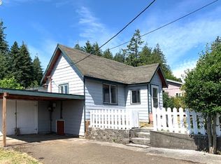864 E 10th St, Coquille, OR