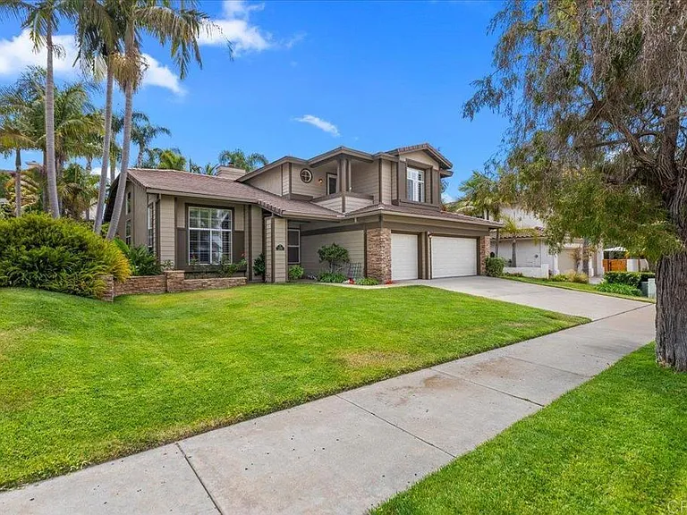219 Pacific View Ln — Photo 3