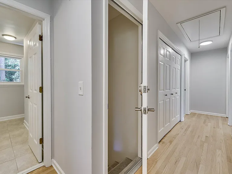 2111 Huron Dr — Photo 37