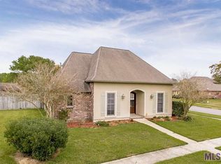 17541 Lake Ct, Greenwell Springs, LA 70739