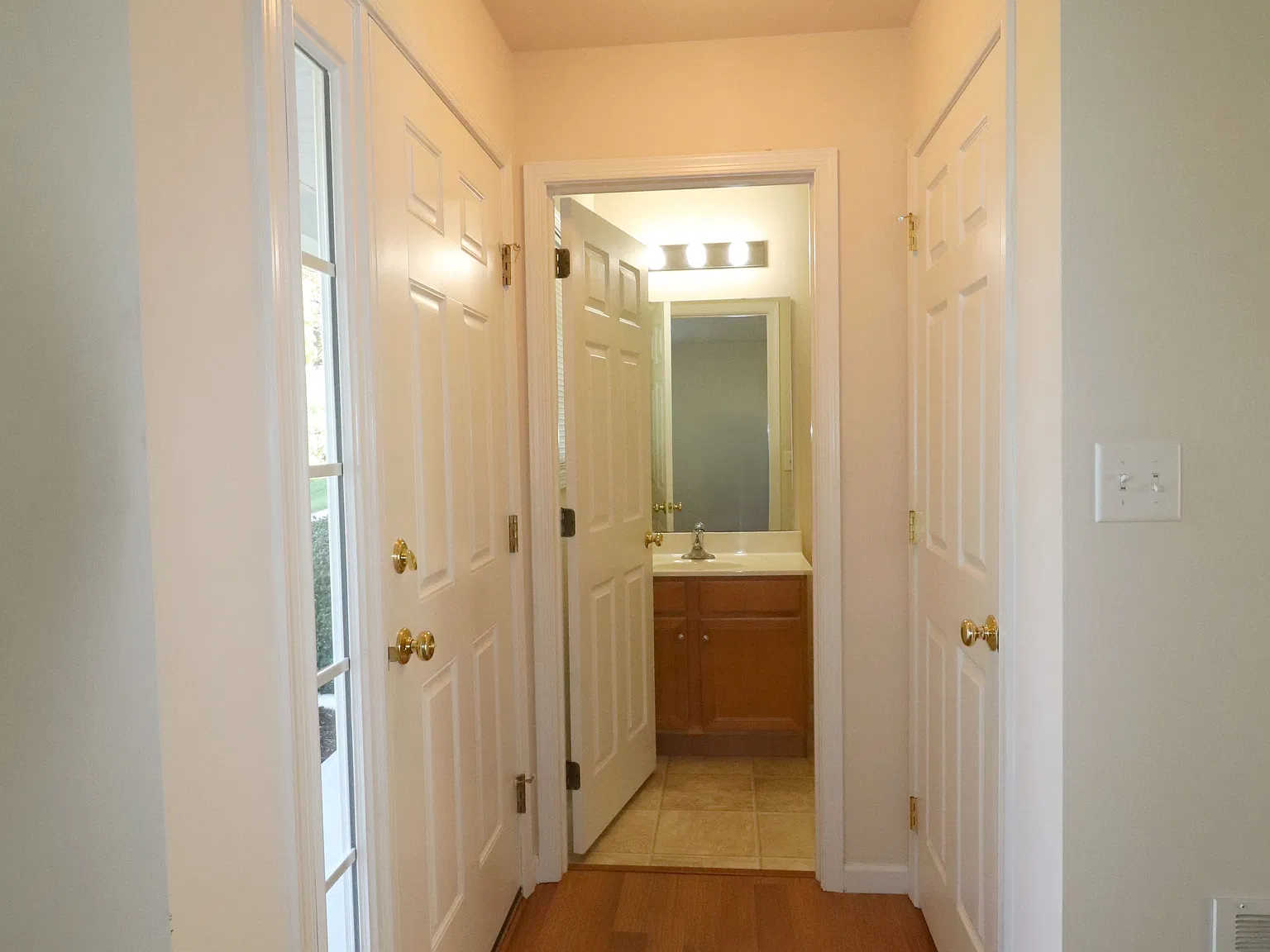 3 bed, 1.5 bath, 1422 sqft, $1,695 — Photo 3