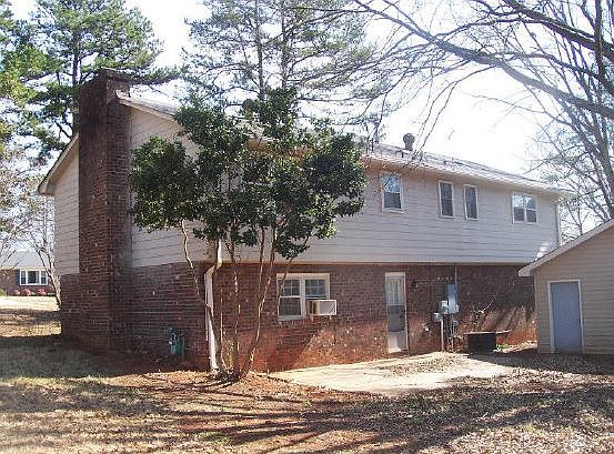 2nd image of 15 Overton Ave