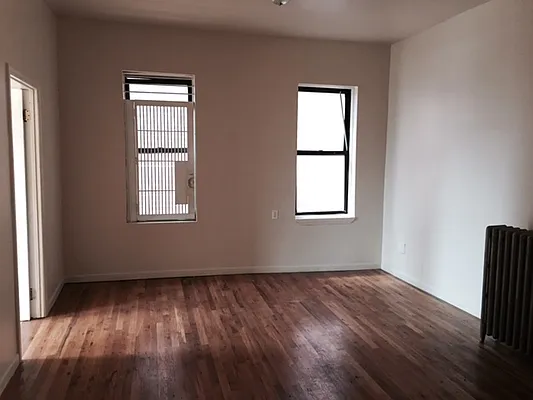 Rented by Premier Metro Realty Corp | media 44