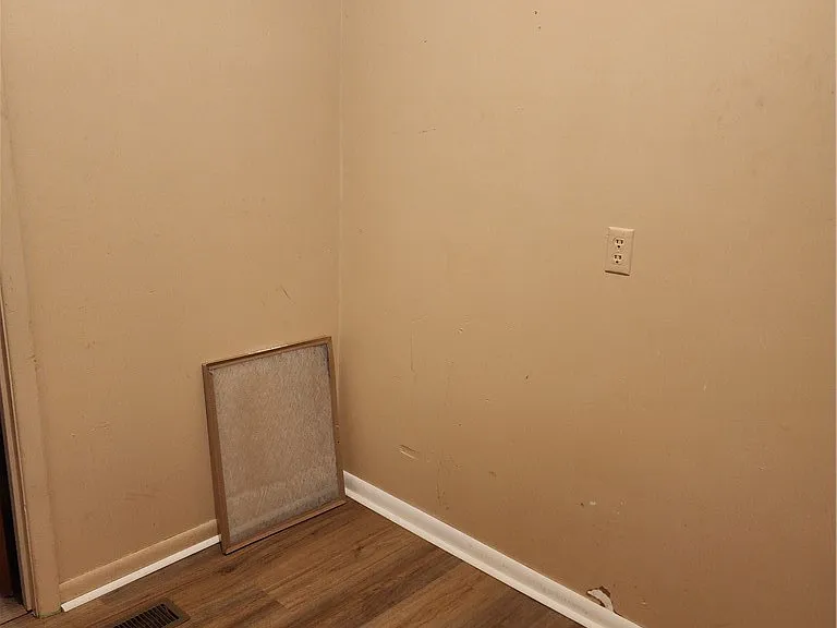118 Lockwood Dr — Photo 36