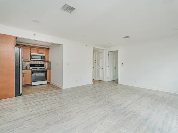 3165 Emmons Avenue image 19 of 33