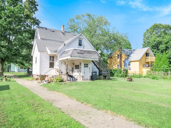 $899-Large, remodeled one bedroom apartment - ask about our Security Deposit Alternative!, 1703 S Park St, Kalamazoo, MI 49001