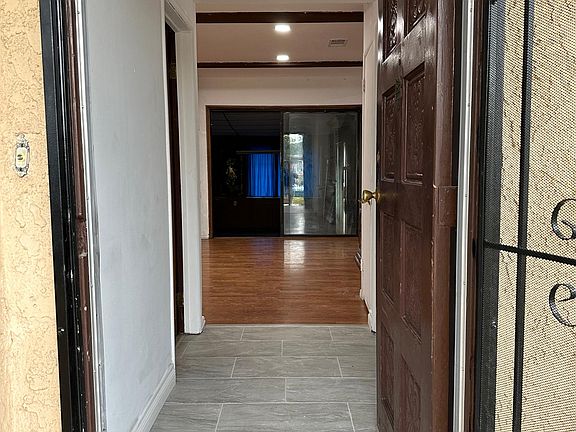 4th image of 6618 Ensign Ave