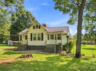1106 N Main St, Mount Holly, NC 28120