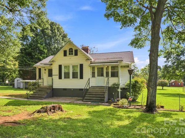 1106 N Main St, Mount Holly, NC 28120