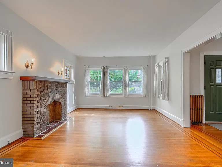 2210 Lake Ave — Photo 5