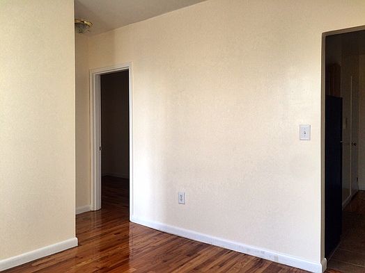 2nd image of 455 E 116th St APT 21