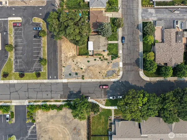 402 E Walnut Avenue, Moses Lake, WA 98837