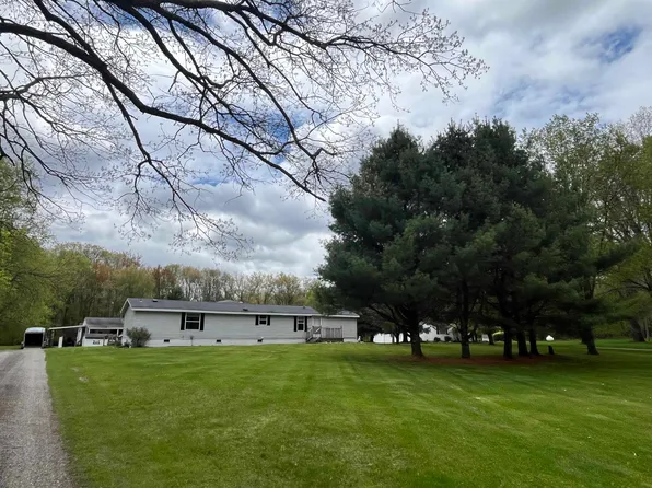 271 W Clarence Rd, Harrison, MI 48625