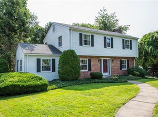 154 Clovercrest Rd, Wethersfield, CT 06109