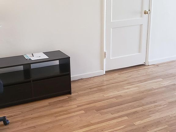 4th image of 7432 Milwood Ave #1
