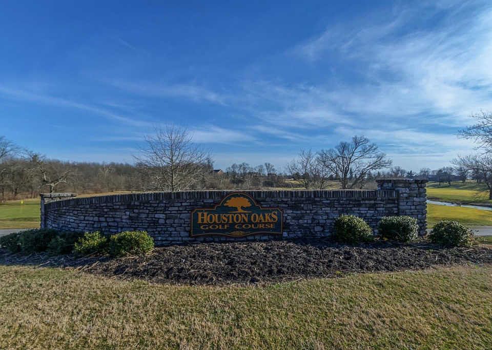 1st image of 208 Wedgewood Cir