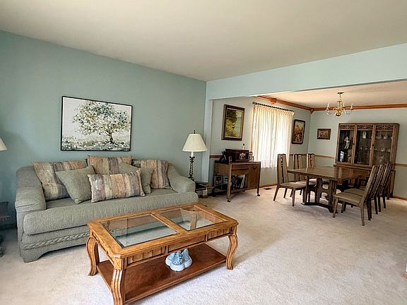 3rd image of 2907 Golf Rd