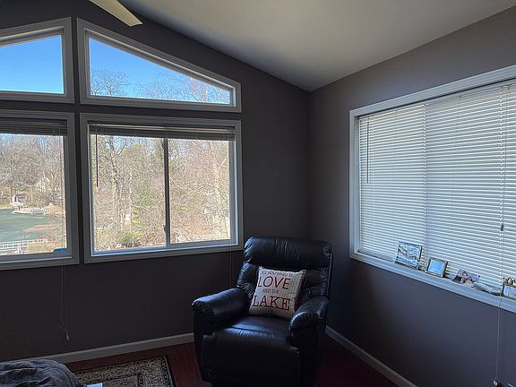 4th image of 3027 Hillsdale Dr
