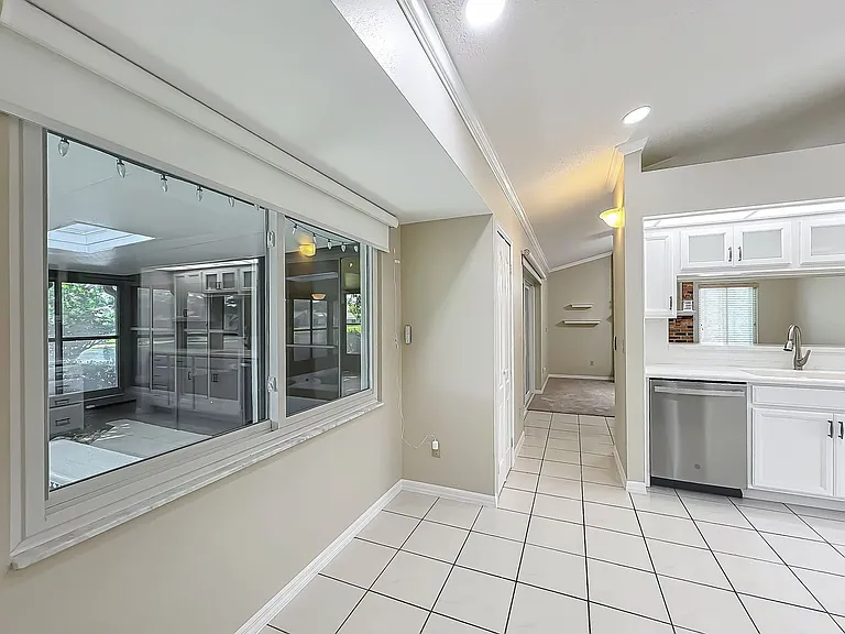 1843 Shadyhill Ter — Photo 12