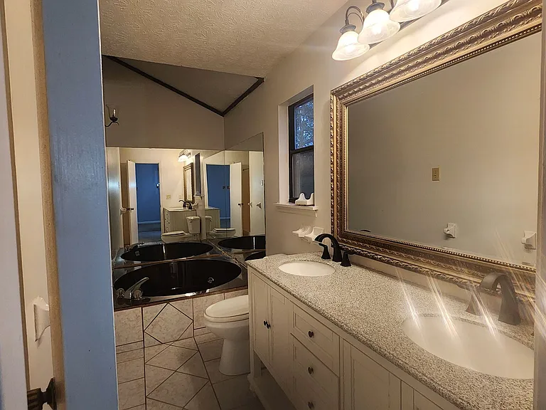 6694 Live Oak Ln — Photo 7