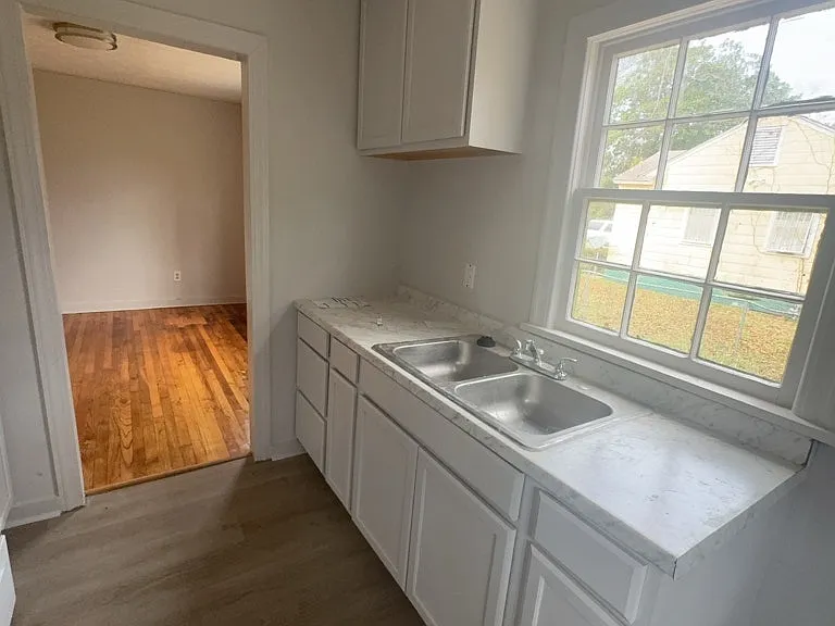 4426 Desoto St — Photo 5
