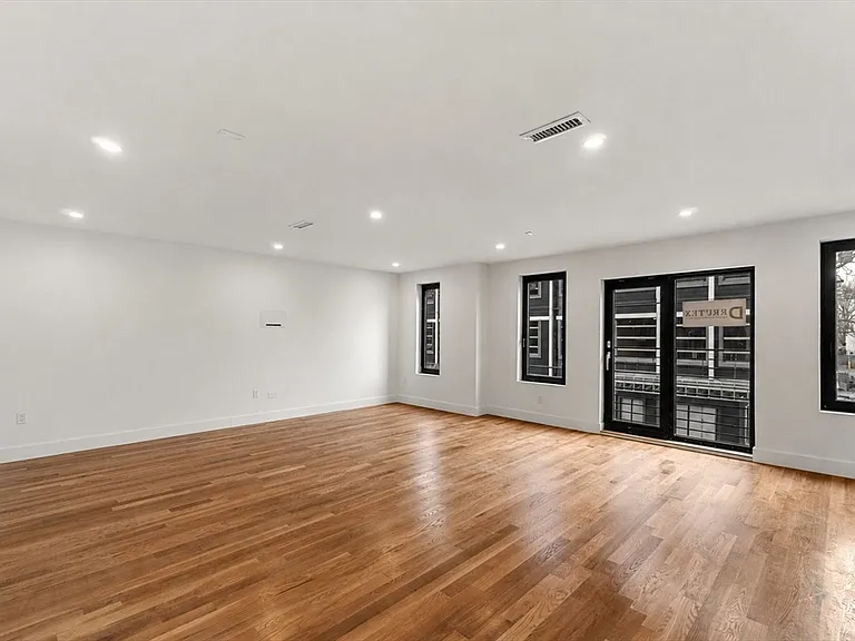 6 Gen Devine Way #2 — Photo 7