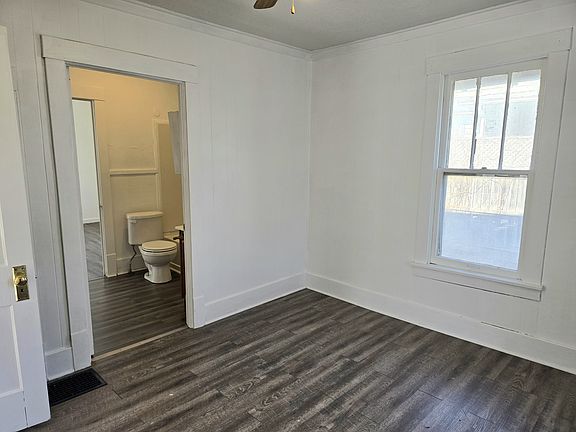 5th image of 837 Sherman St