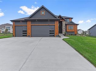 2611 SW Barley Field Dr, Lees Summit, MO 64082