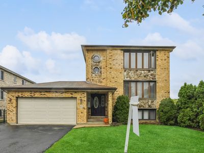 8815 N Chester Ave, Niles, IL, 60714