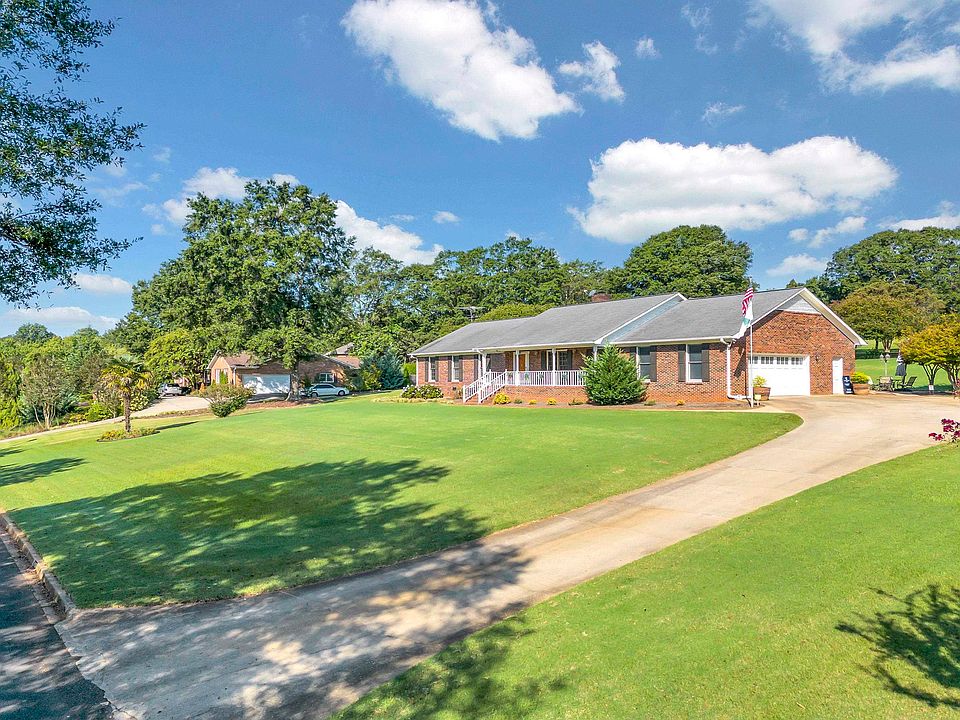 1st image of 113 Twin Lakes Dr