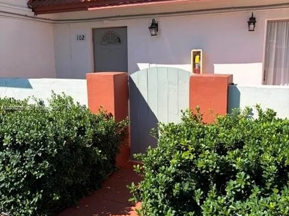 3200 Coral Springs Dr, Coral Springs, FL 33065