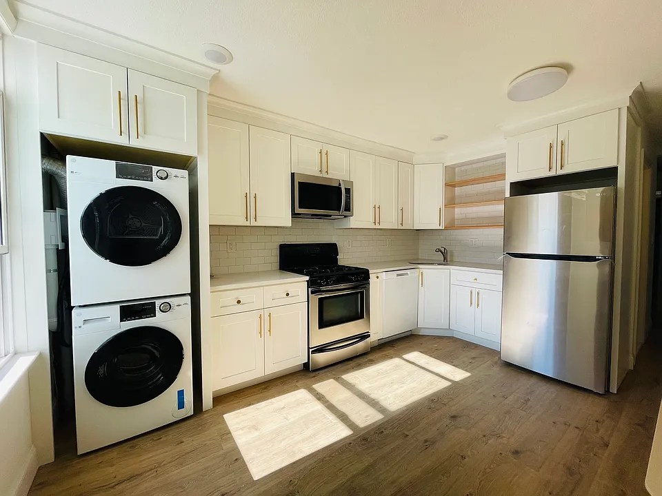 48 Berkshire St #2