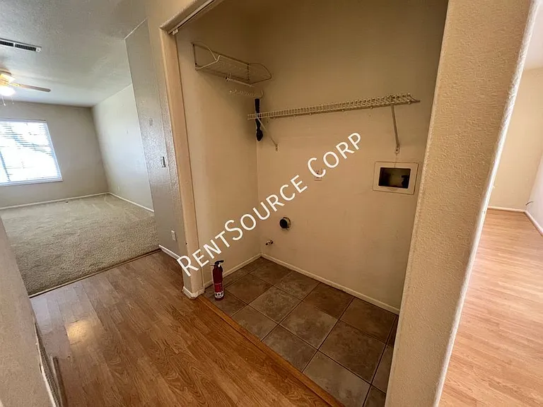 3424 Amber St — Photo 8