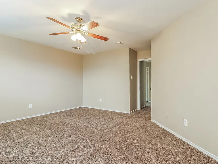4013 Foxhound Ln — Photo 10