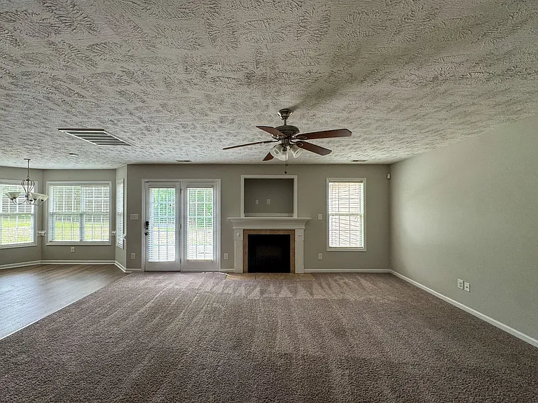 381 Chamberlin Blvd — Photo 2