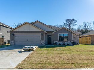 16014 Crossing Cir, Lindale, TX 75771